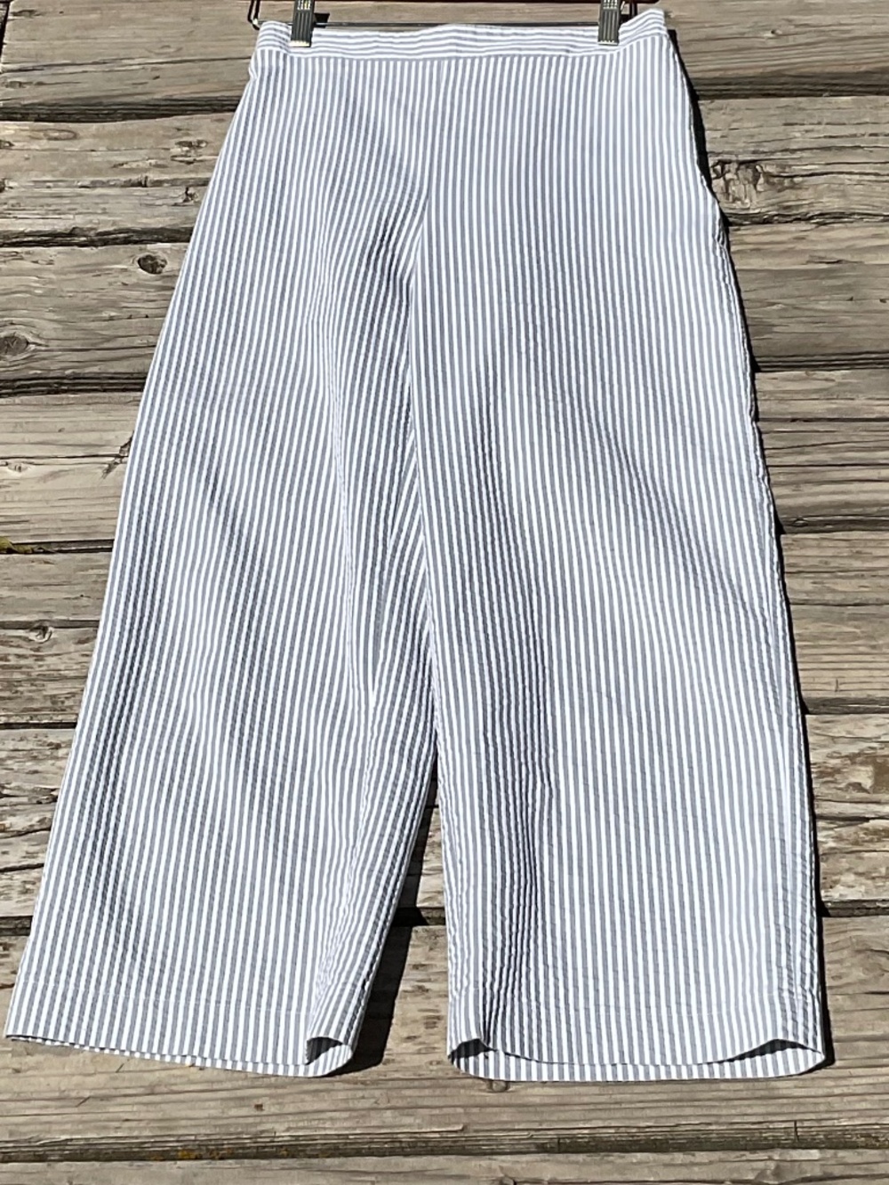 Flattering grey & White Stripe Vacation Clam Diggers